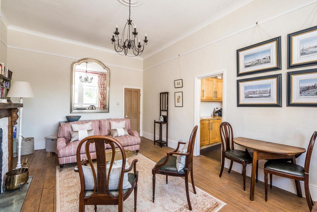 New Luxury 1bd Flat In Heart Of Kensington Olympia * Londra