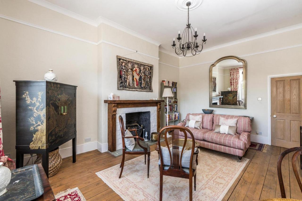 Apartament New Luxury 1bd Flat In Heart Of Kensington Olympia
